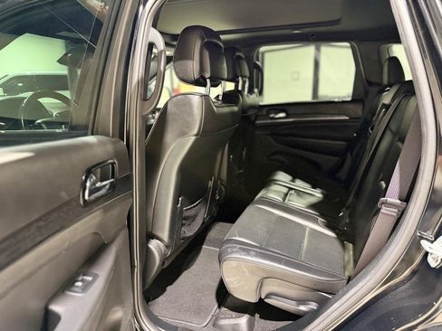 Used 2019 Jeep Grand Cherokee High Altitude RWD image 12
