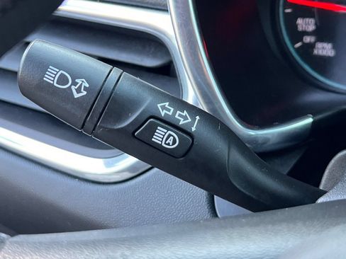 Used 2020 Chevrolet Equinox LT FWD image 33