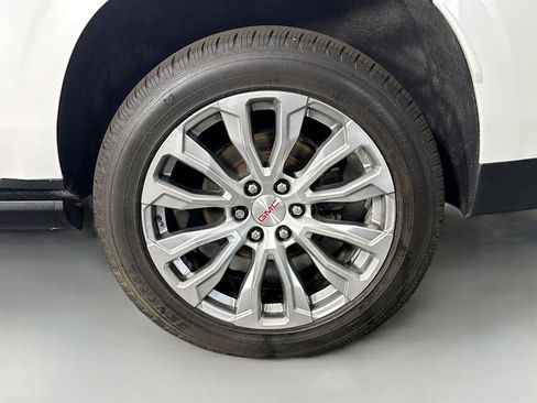 Used 2021 GMC Yukon XL Denali w/ Denali Premium Package image 37