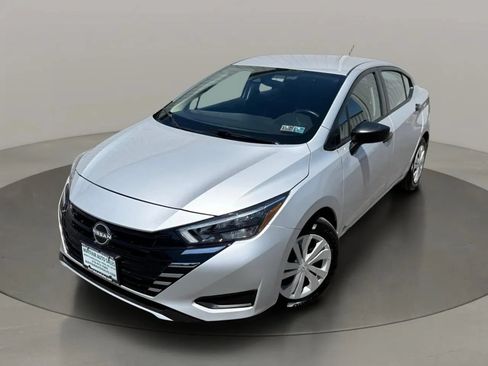 Used 2025 Nissan Versa S w/ Trunk Package FWD image 1