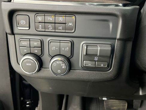 New 2026 Chevrolet Suburban LS AWD/4WD image 19