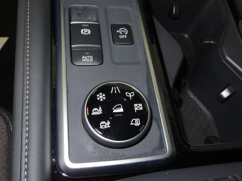 New 2026 Nissan Pathfinder SL AWD/4WD image 18