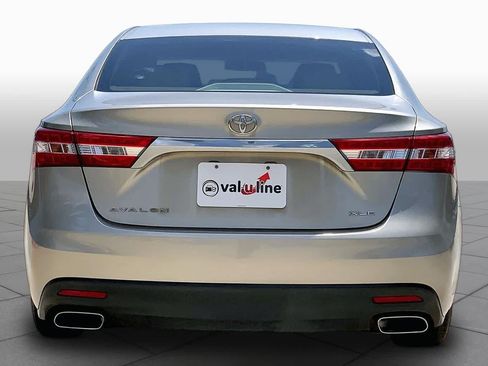 Used 2013 Toyota Avalon XLE FWD image 4
