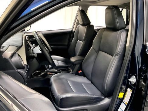 Used 2018 Toyota RAV4 Limited AWD/4WD image 25