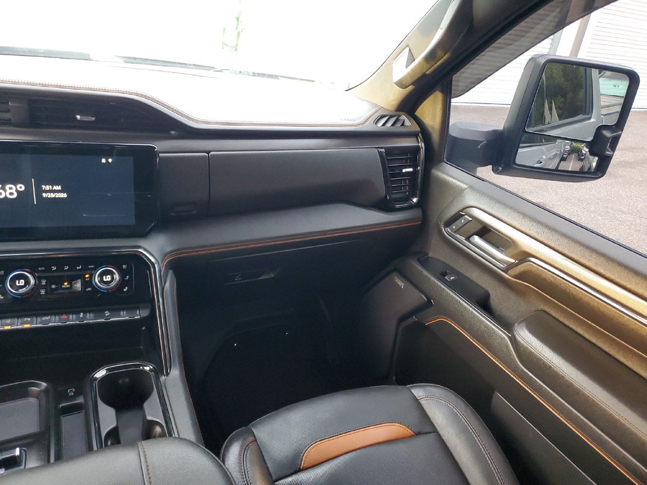 Used 2024 GMC Sierra 2500 AT4 w/ AT4 Premium Plus Package AWD/4WD image 15