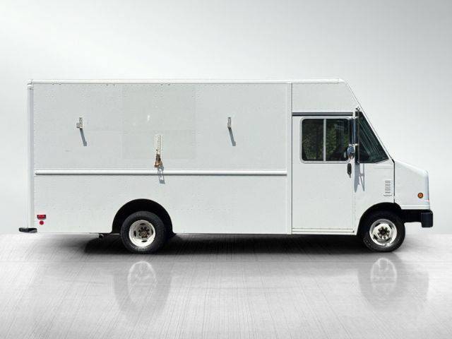Used 2014 Ford E-350 and Econoline 350 Super Duty w/ A/C Prep Package RWD image 3