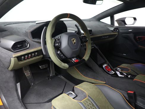 Used 2024 Lamborghini Huracan Sterrato image 15