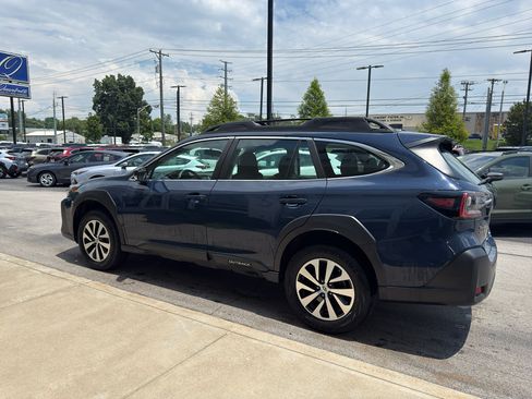 Used 2024 Subaru Outback AWD/4WD image 5