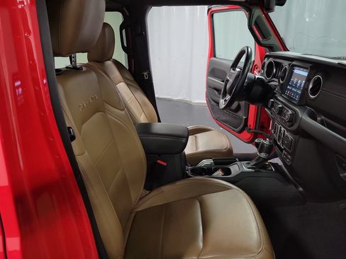Used 2022 Jeep Wrangler Unlimited Sahara w/ Cold Weather Group AWD/4WD image 21