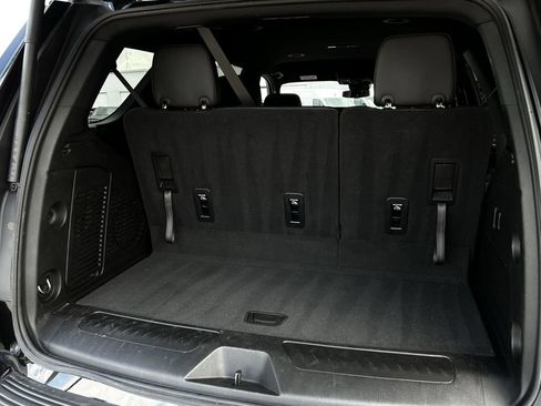 Used 2025 Chevrolet Tahoe LT RWD image 34