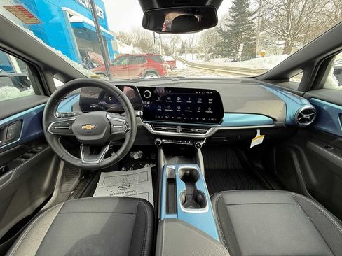 Used 2025 Chevrolet Equinox EV LT w/ Convenience Package image 10