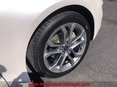 Used 2020 Ford Fusion SEL FWD image 24