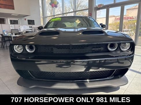 Used 2022 Dodge Challenger SRT Hellcat w/ SRT Black Package RWD image 2