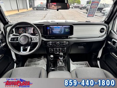 Used 2026 Jeep Wrangler Unlimited Sahara AWD/4WD image 31