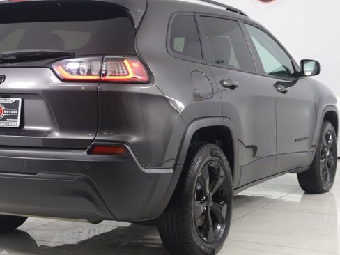 Used 2023 Jeep Cherokee Altitude Lux image 40