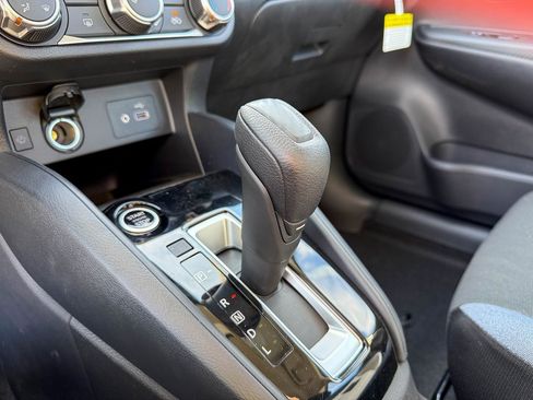 New 2025 Nissan Versa SV image 15