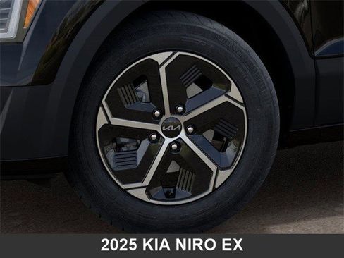 Used 2025 Kia Niro EX image 9