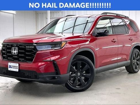 Certified 2025 Honda Pilot Black Edition image 2