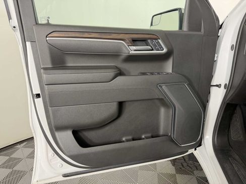 Used 2025 GMC Sierra 1500 SLT AWD/4WD image 8