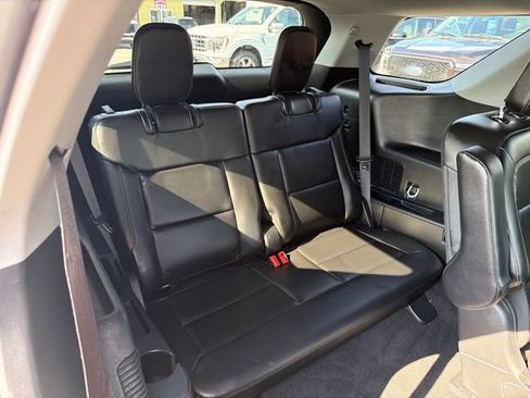 Used 2024 Ford Explorer XLT w/ Equipment Group 202A AWD/4WD image 42