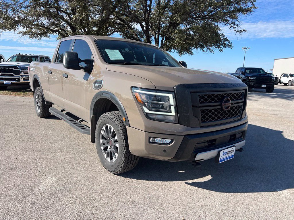 Used 2023 Nissan Titan PRO-4X AWD/4WD image 8