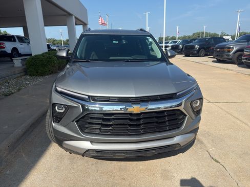 Used 2024 Chevrolet TrailBlazer LT w/ Convenience Package FWD image 6