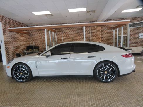 Used 2018 Porsche Panamera 4S image 79