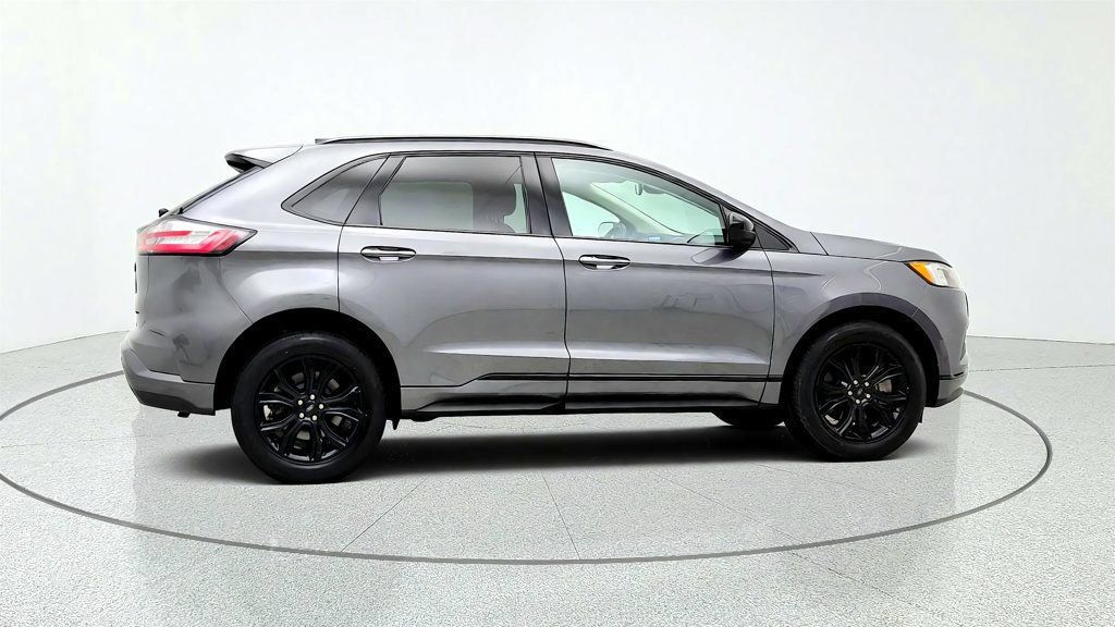 Used 2022 Ford Edge SE w/ Black Appearance Package AWD/4WD image 4