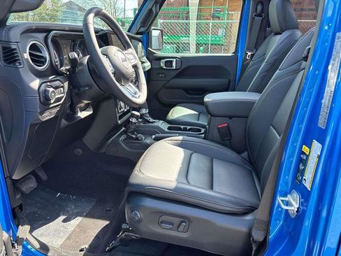 New 2025 Jeep Wrangler Unlimited Sahara w/ Technology Group image 9