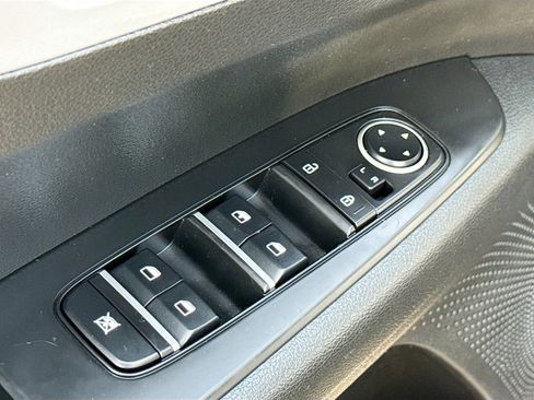 Used 2023 Kia Forte LXS w/ LXS Technology Package FWD image 7