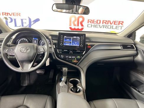Used 2024 Toyota Camry SE image 13