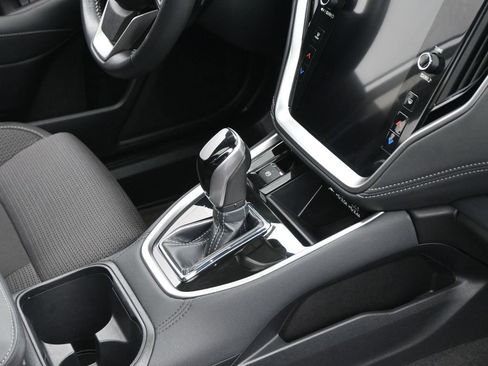 Used 2024 Subaru Outback Premium image 29