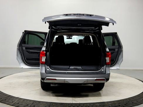 Used 2024 Ford Expedition Max XLT image 14