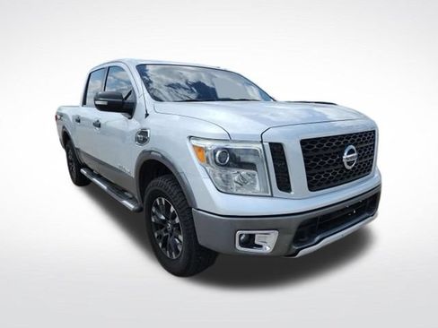 Used 2017 Nissan Titan PRO-4X AWD/4WD image 3