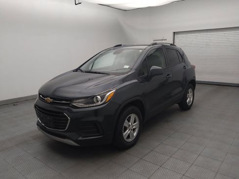 Used 2021 Chevrolet Trax LT w/ LT Convenience Package AWD/4WD image 2