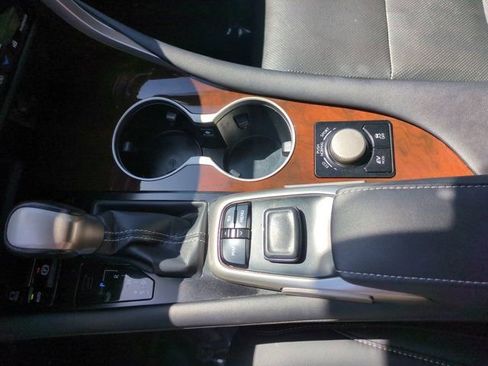 Used 2018 Lexus RX 450h AWD w/ Premium Package image 21