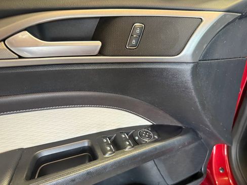 Used 2019 Ford Fusion SE w/ Equipment Group 151A FWD image 21