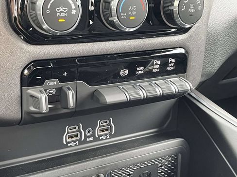New 2026 RAM 3500 Big Horn AWD/4WD image 38