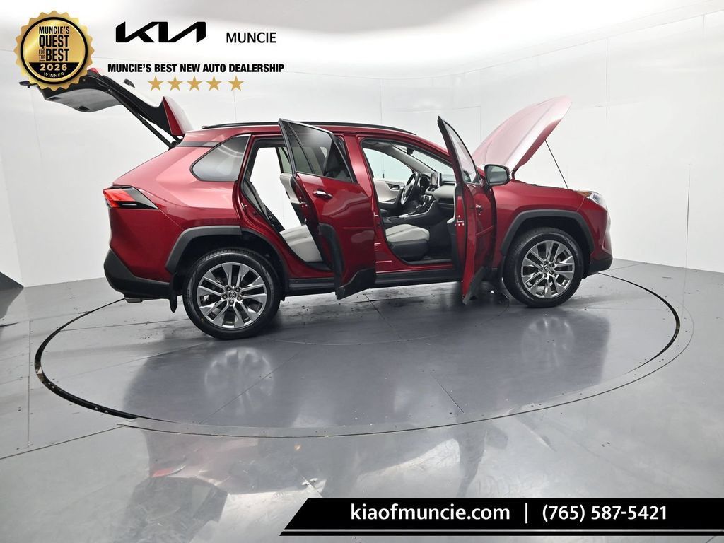 Used 2019 Toyota RAV4 Limited w/ Cold Weather Package AWD/4WD image 61