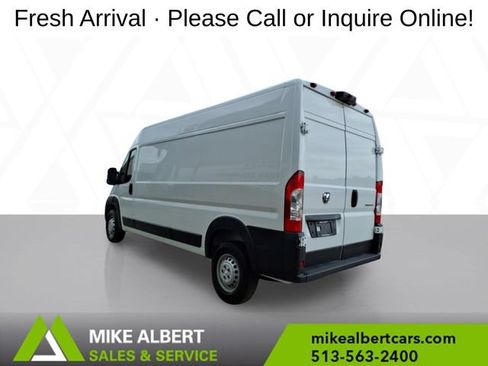 Used 2024 RAM ProMaster 2500 w/ Convenience Group FWD image 5