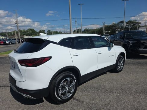 Used 2025 Chevrolet Blazer LT AWD/4WD image 4
