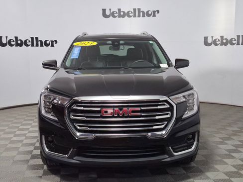 Certified 2024 GMC Terrain SLT image 2
