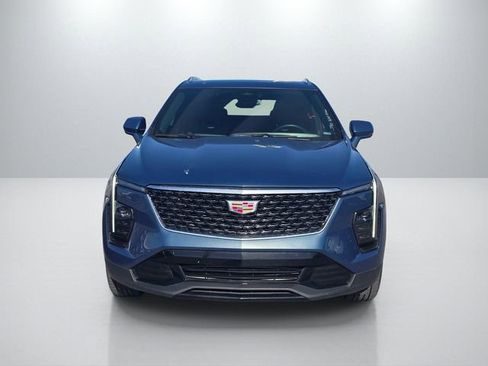 Used 2025 Cadillac XT4 Premium Luxury image 3