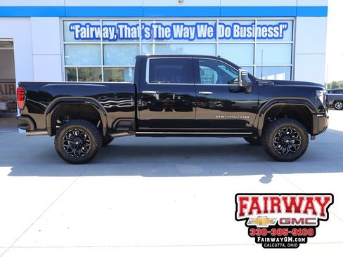 Used 2024 GMC Sierra 3500 Denali Ultimate AWD/4WD image 1