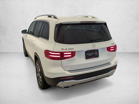 Certified 2025 Mercedes-Benz GLB 250 4MATIC image 8