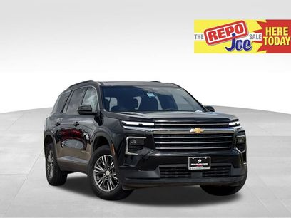 Used 2024 Chevrolet Traverse LT