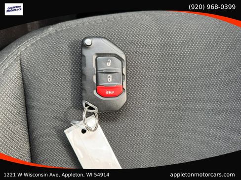 Used 2019 Jeep Wrangler Unlimited Sahara w/ Safety Group image 35