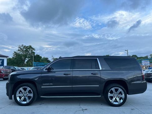 Used 2016 GMC Yukon XL SLT w/ Open Road Package RWD image 4