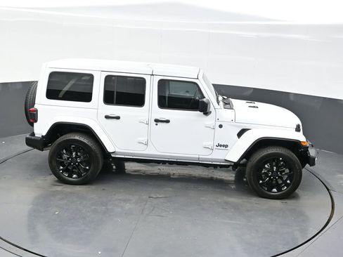 Used 2025 Jeep Wrangler Unlimited Sahara w/ Safety Group AWD/4WD image 37
