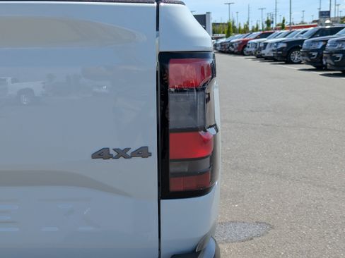 Used 2025 Nissan Frontier S AWD/4WD image 40